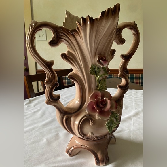 GORGEOUS Vintage Capodimonte Footed Two Handled Italian Porcelain Vase Urn - Picture 3 of 10